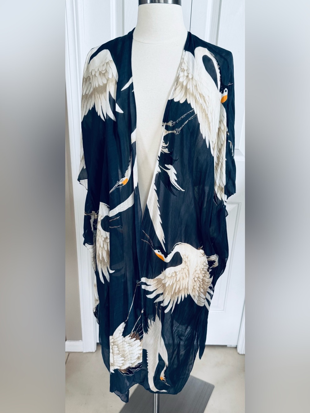 One hundred stars gorgeous NWT  kimono Crane-Print Sheer Tunic